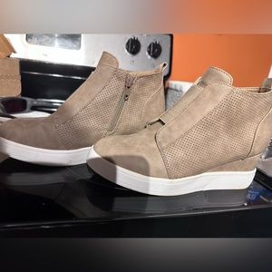 New never worn, have another pair I like better